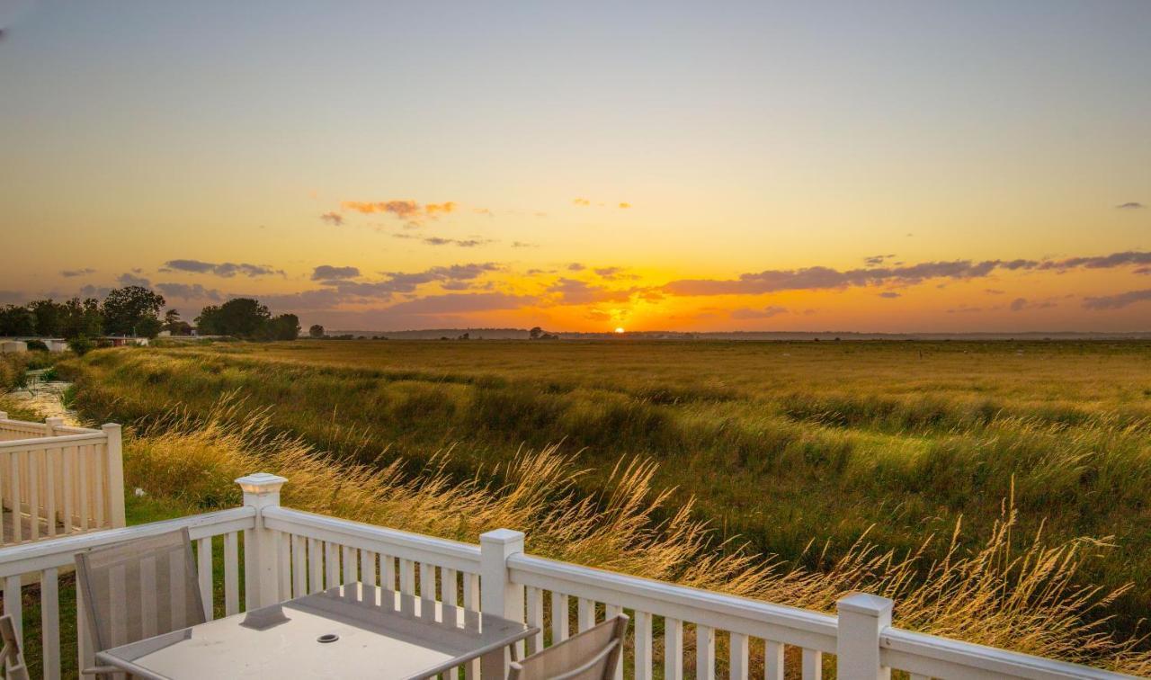 River Lodge Platinum Plus Holiday Home With River Views, Free Wifi & Netflix Camber Экстерьер фото