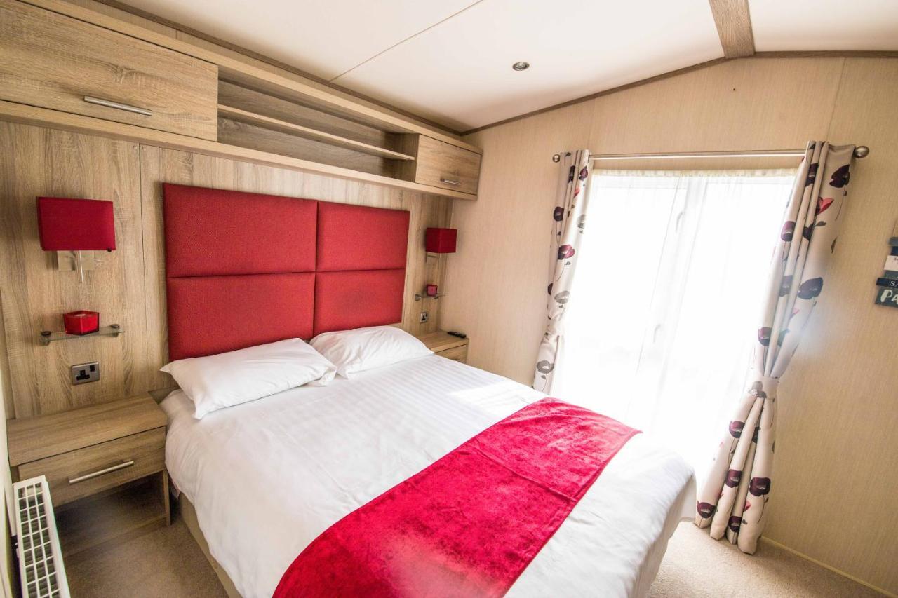 River Lodge Platinum Plus Holiday Home With River Views, Free Wifi & Netflix Camber Экстерьер фото
