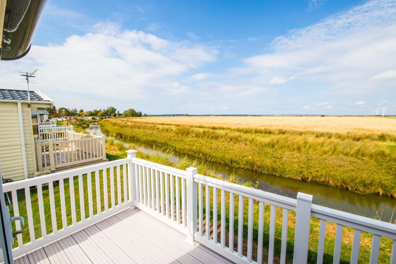 River Lodge Platinum Plus Holiday Home With River Views, Free Wifi & Netflix Camber Экстерьер фото